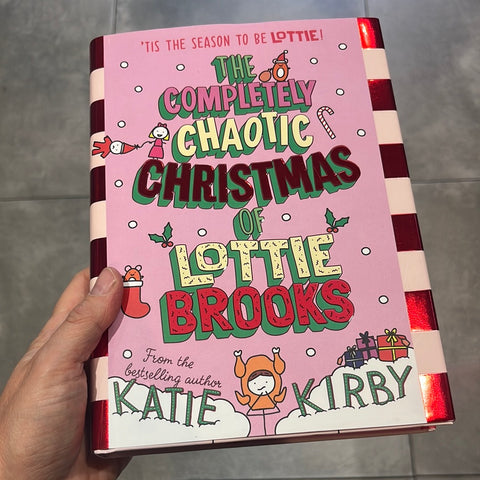 The Completely Chaotic Christmas of Lottie Brooks