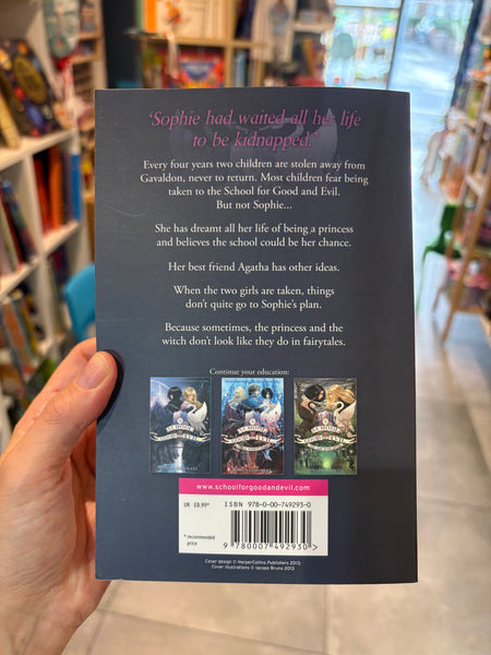 The School for Good and Evil (book 1)