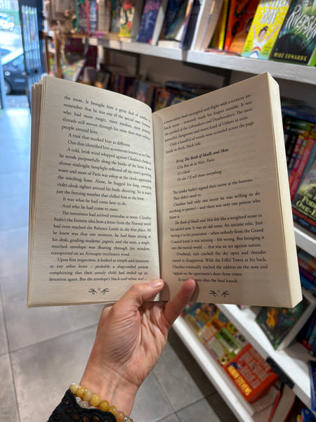 Casander Darkbloom and the Threads of Power