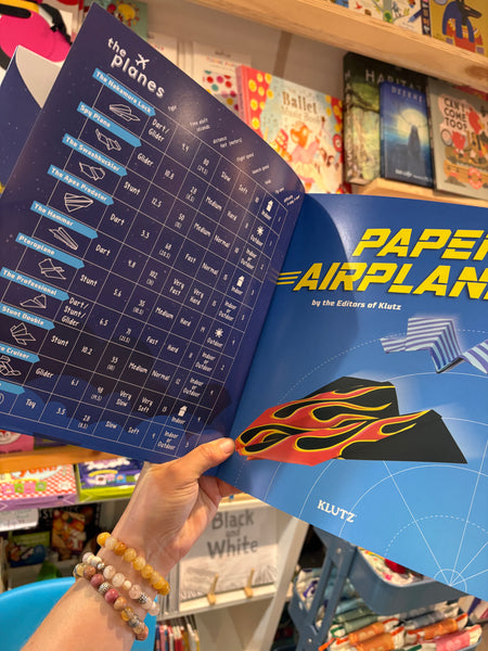 Paper Airplanes - 40 easy-to-fold planes