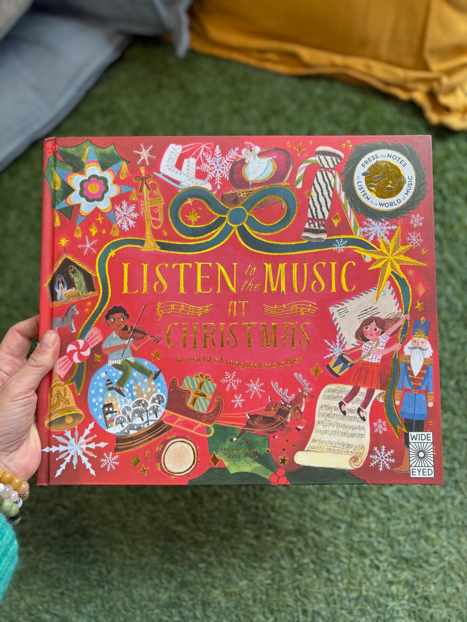 Listen to the Music at Christmas