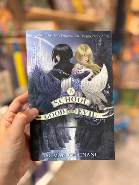 The School for Good and Evil (book 1)