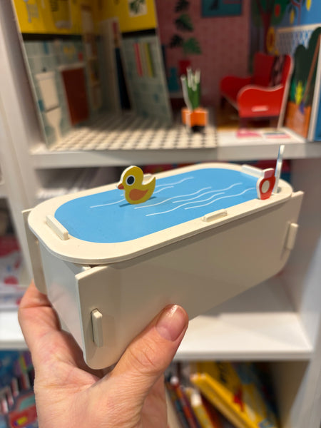 Fold-Out + Play Doll’s House