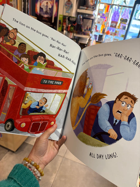 The Lion on The Bus