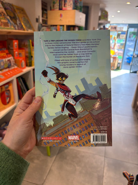 Around the Spider-Verse : Miles Morales