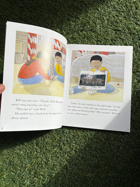 The Strange Old House and Other Stories Read With Oxford Stage 5