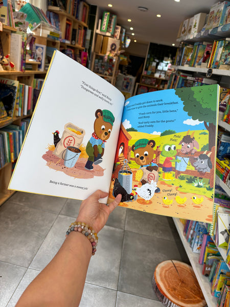 A Bizzy Bear storybook: Tractor Trouble