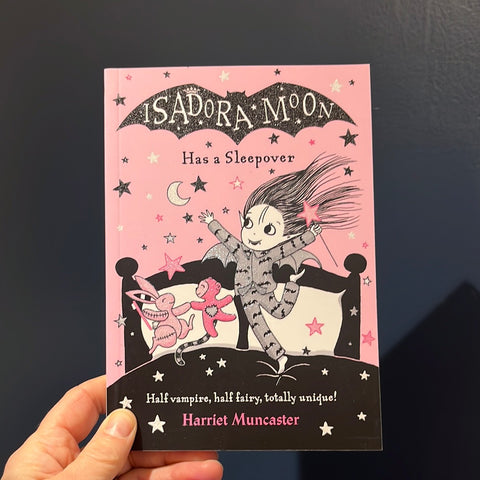 Isadora Moon Has a Sleepover